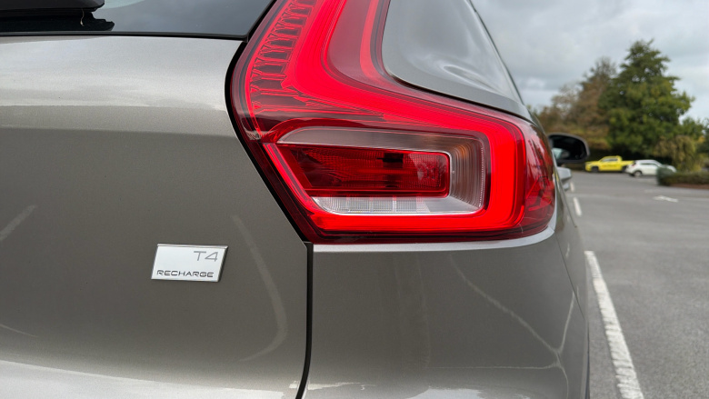 Volvo Xc40 1.5 T4 Recharge PHEV Inscription 5dr Auto Estate